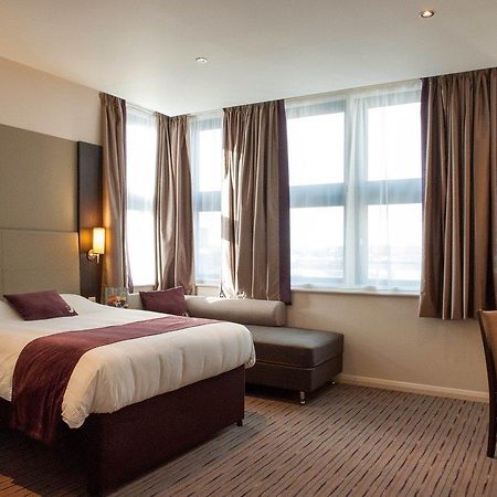 Premier Inn Canterbury City Centre Экстерьер фото