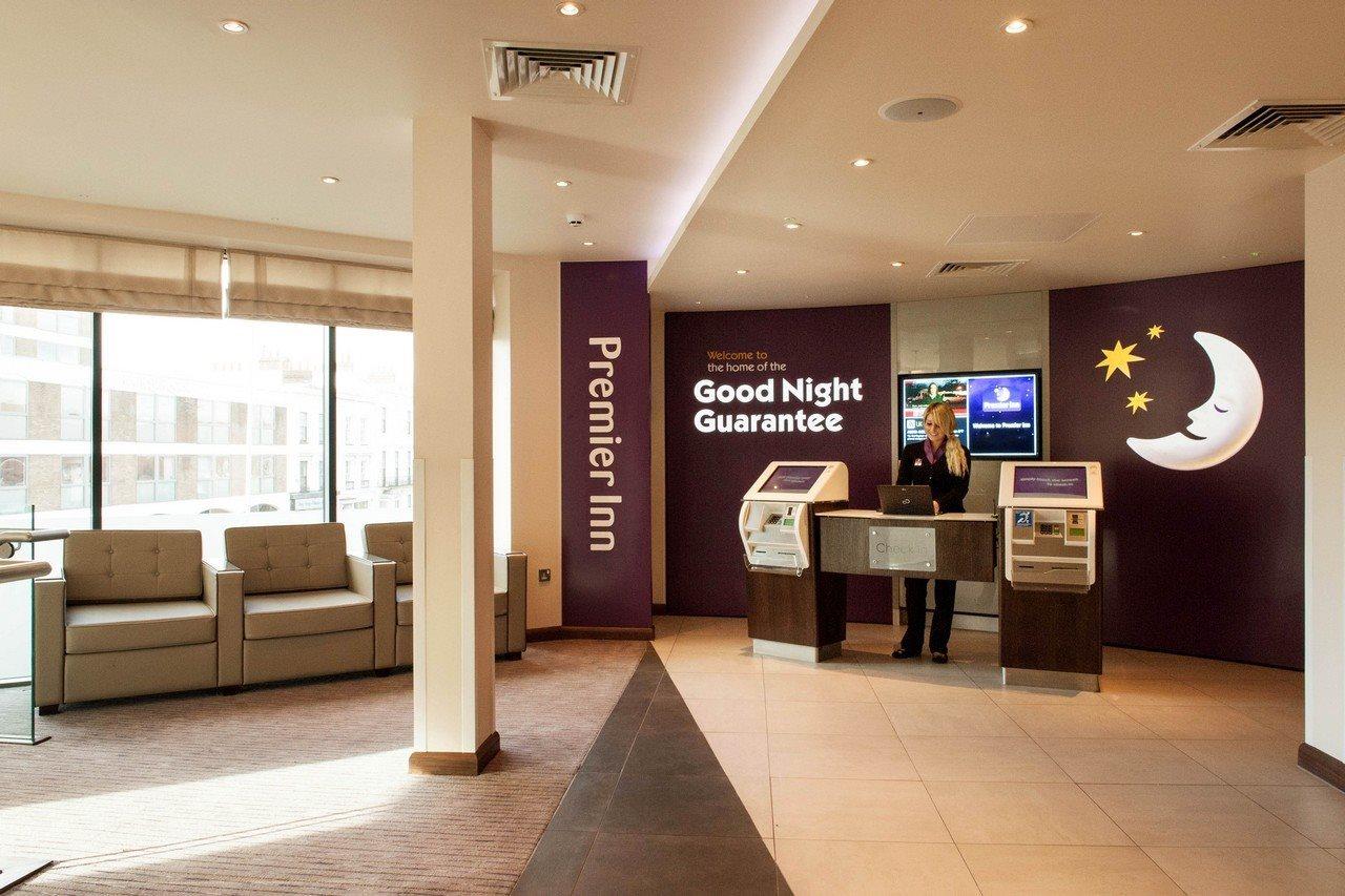 Premier Inn Canterbury City Centre Экстерьер фото