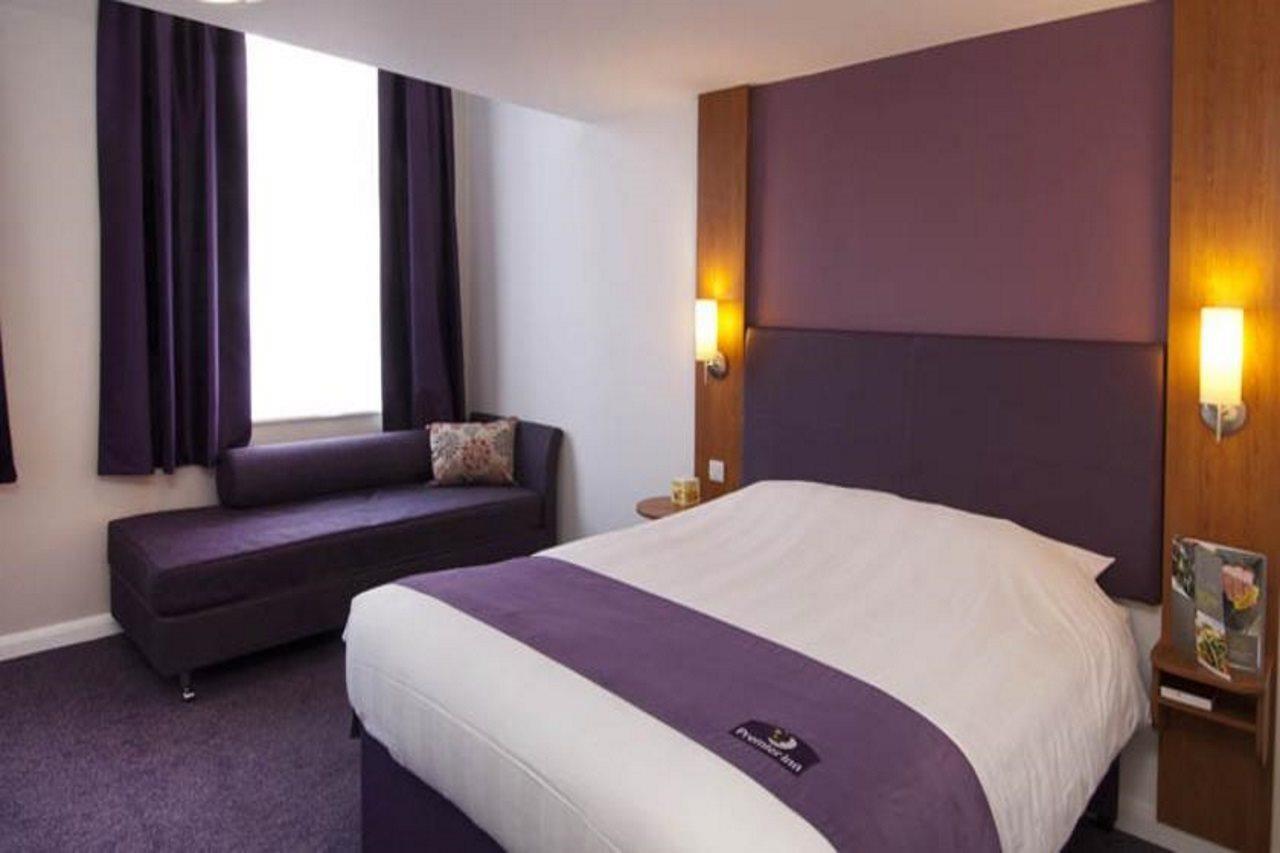 Premier Inn Canterbury City Centre Экстерьер фото